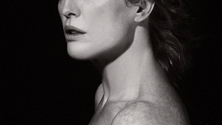 Julianne Moore Does Nude Calendar Pinup For Karl Lagerfeld